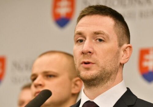 Uhrík nevidí žiadne benefity vstupu Ukrajiny do EÚ. Je to „zombie“ štát, ktorý by bez finančnej pomoci neprežil ani rok