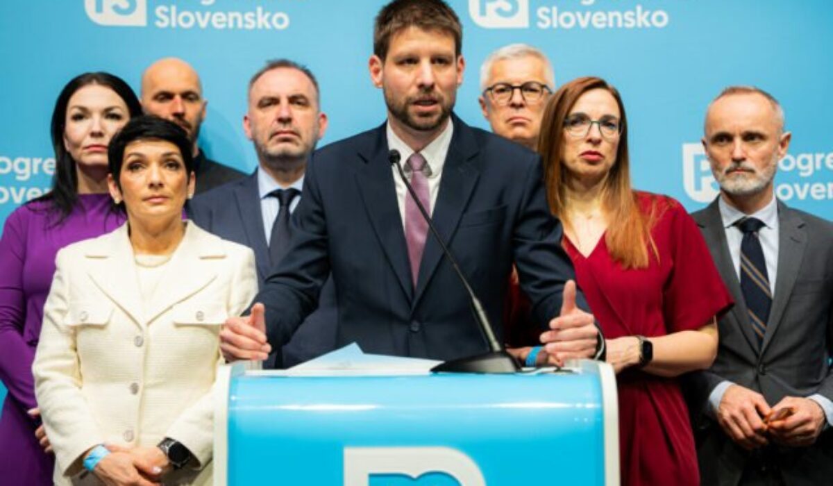 Pokles by im neuškodil. Progresívci sa na prvom mieste držia zubami-nechtami