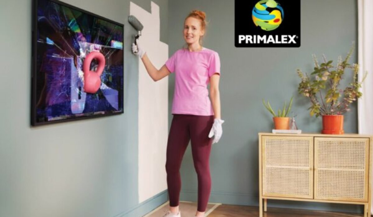 Primalex hovorí v novej kampani o jednoduchosti. Ukazuje, že veľký efekt v interiéri dokáže urobiť aj jedna stena