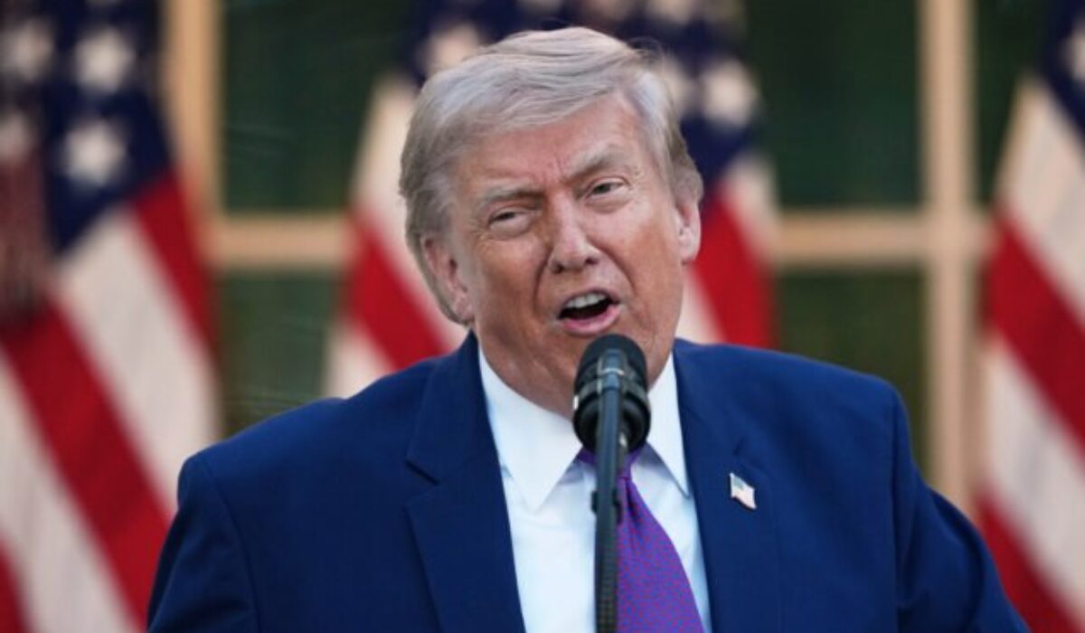 Trump rád tvrdí, že „drží karty v rukách“, ale realita vo vojne s Iránom je podľa expertov iná