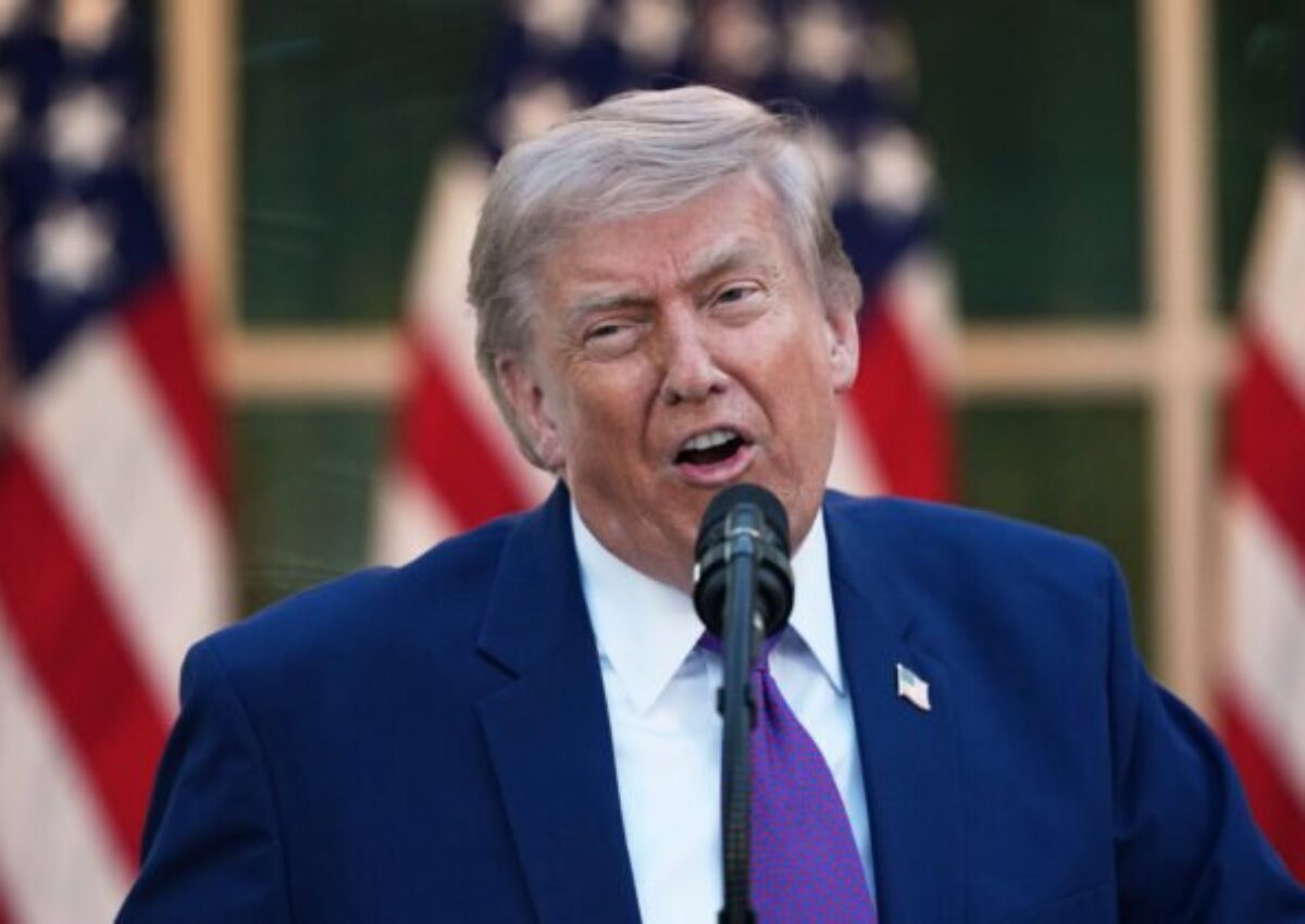 Trump rád tvrdí, že „drží karty v rukách“, ale realita vo vojne s Iránom je podľa expertov iná