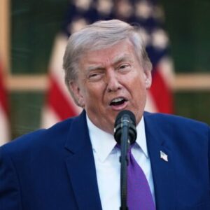 Trump rád tvrdí, že „drží karty v rukách“, ale realita vo vojne s Iránom je podľa expertov iná