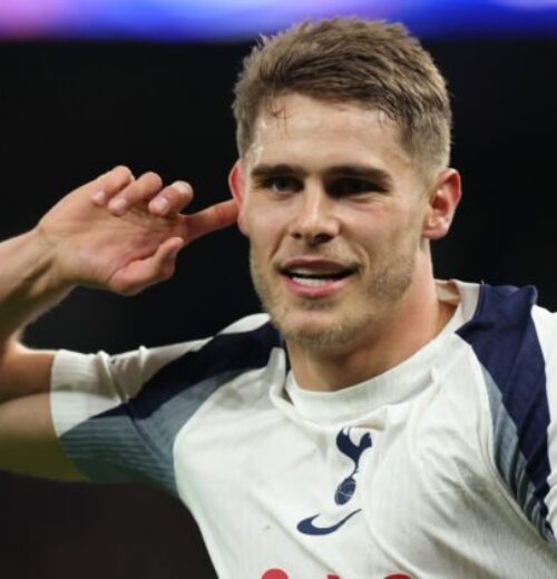 Vlastníci Tottenhamu po ďalšom boji o záchranu v Premier League sľúbili fanúšikom zlepšenie