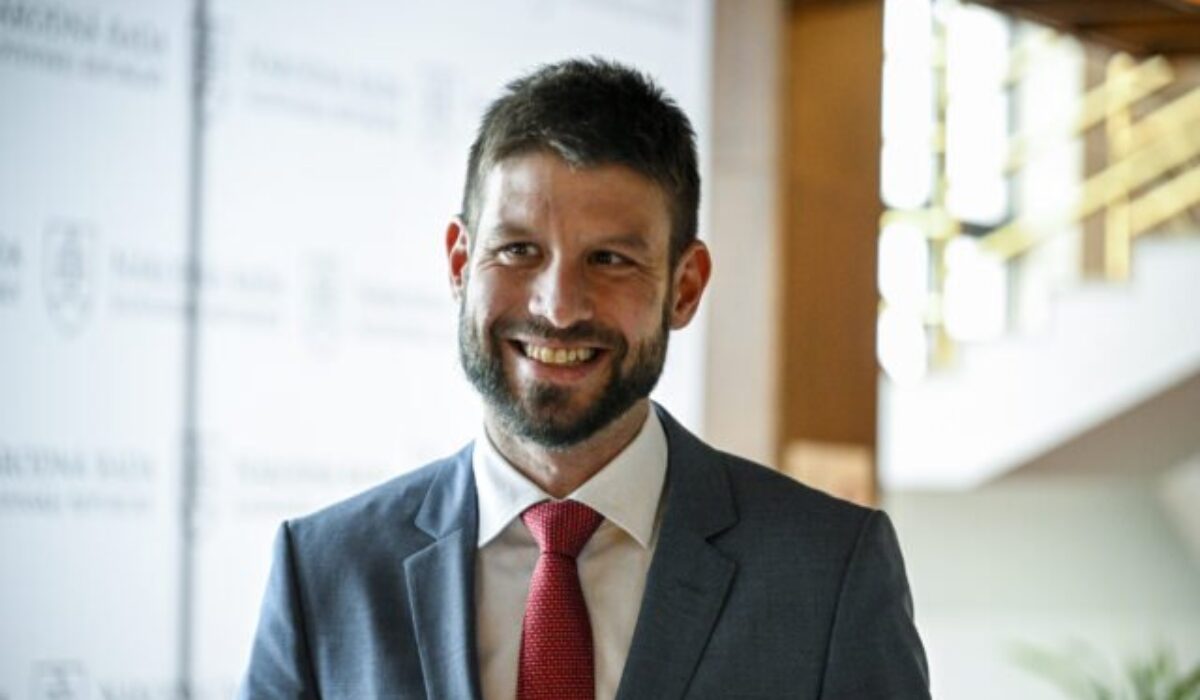 Antikampaň alebo efekt obete? Progresívci prekvapivo rastú aj napriek kauze Šimečkovej matky
