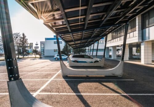 Z parkovísk sa stávajú elektrárne. Slovenské firmy objavujú trend, ktorý mení Európu