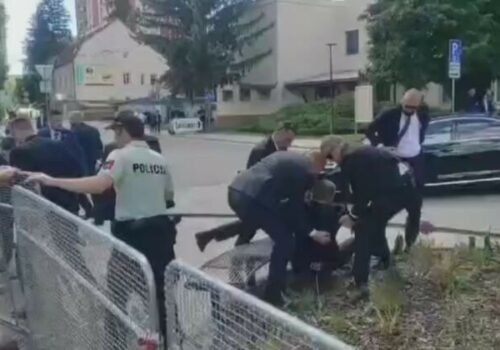 Druhé výročie atentátu na premiéra: Musí sa zvýšiť bezpečnosť a špeciálne zložky musia byť na úrovni najvyššieho štandardu, apeluje expert – VIDEO