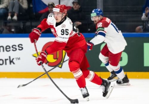Úvodný deň MS v hokeji 2026 prekvapenia nepriniesol a dva zápasy sa skončili výsledkom 3:1 – VIDEO, FOTO