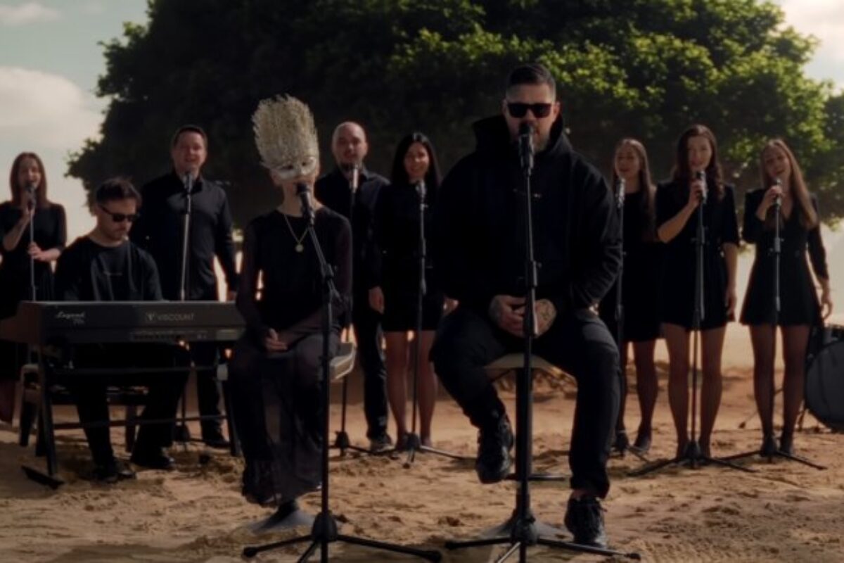 Momo šokoval fanúšikov: Z tvrdého rapera sa stal hlas viery. Nový album Milovaný je jeho najosobnejšou spoveďou – VIDEO
