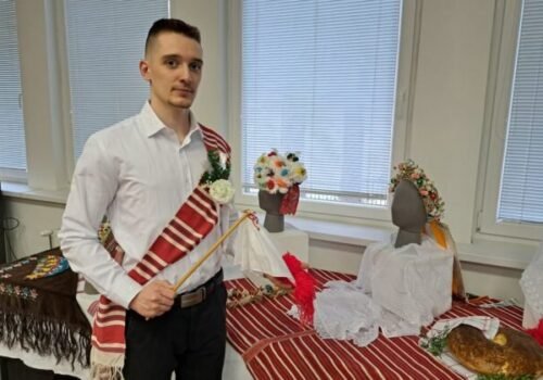 Svadby v máji ako nešťastie, žobrajúce nevesty a desiatky ošklbaných husí – VIDEO, FOTO