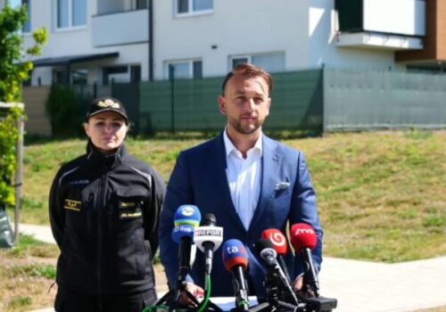 Ministerstvo vnútra získalo do vlastníctva ďalších desať bytov, policajtom tak uľahčí výkon služby – VIDEO