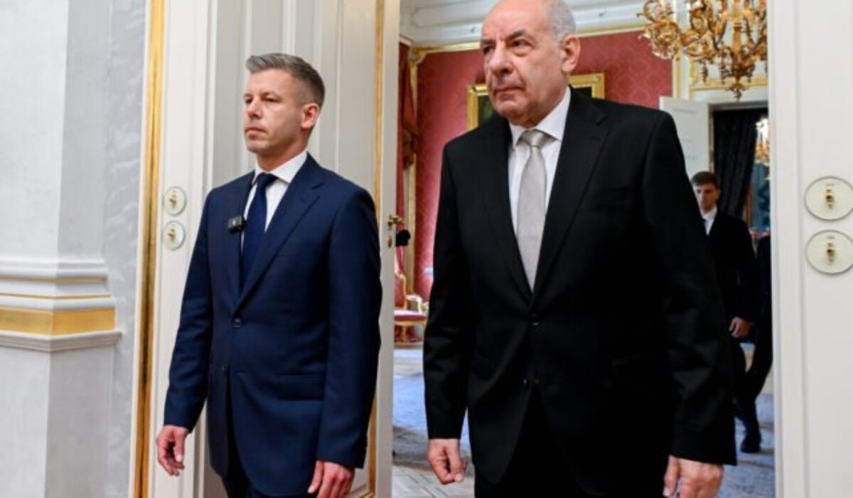 Péter Magyar nazval maďarského prezidenta Orbánovou bábkou a vyzval ho, aby odstúpil