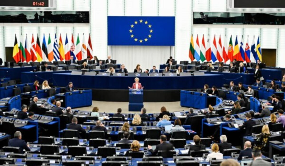 Europarlament vyjadril znepokojenie nad právnym štátom na Slovensku a vyzval Komisiu na tvrdšie kroky