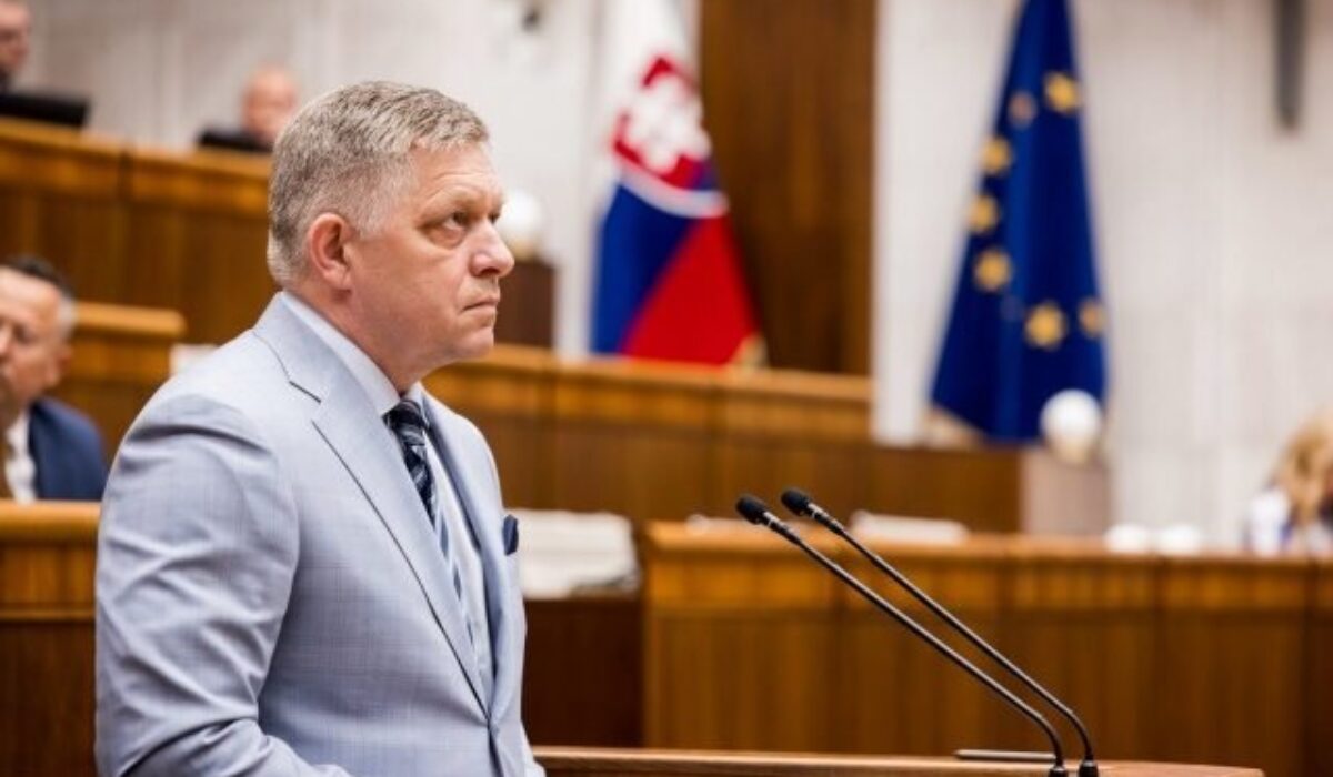 Slováci nastavili Ficovej vláde zrkadlo v oblasti boja proti korupcii. Jej obraz je ešte horší, než sa očakávalo