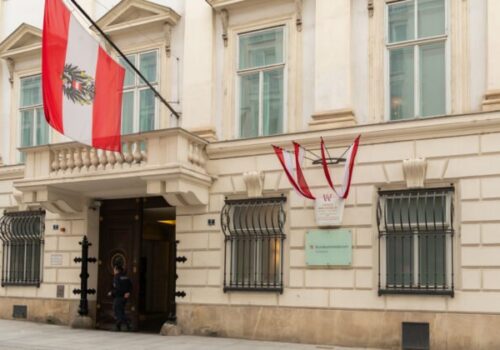 Bývalý rakúsky spravodajca dostal viac ako štyri roky väzenia za špionáž pre Rusko