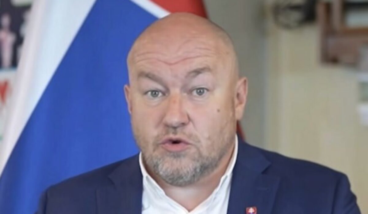 Anticenu Homofób roka môže získať aj Huliak za vyjadrenia na účet homosexuálov. Medzi nominovanými sú aj Gröhling, Uhrík a Fehérváry
