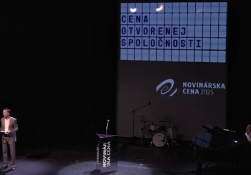 Nadácia otvorenej spoločnosti udelila Novinárske ceny za rok 2025, najviac ocenení získal Denník N – VIDEO