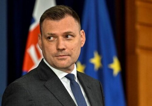Fico odmieta rekonštrukciu vlády, o odvolaní Tarabu je ochotný rokovať len pri garanciách SNS o stabilite koalície