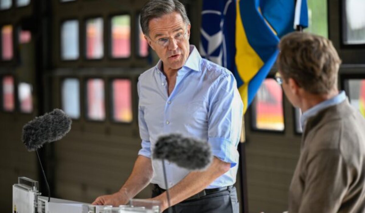 Rutte pomenoval problém NATO: Niektoré krajiny nechávajú pomoc Ukrajine na iných