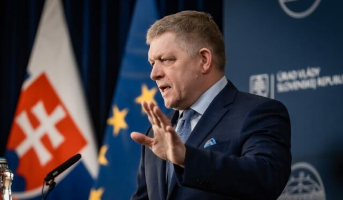 Vláda pošle prorastové opatrenia do parlamentu, avizuje Fico. Neublížia ani nepomôžu, komentuje PS