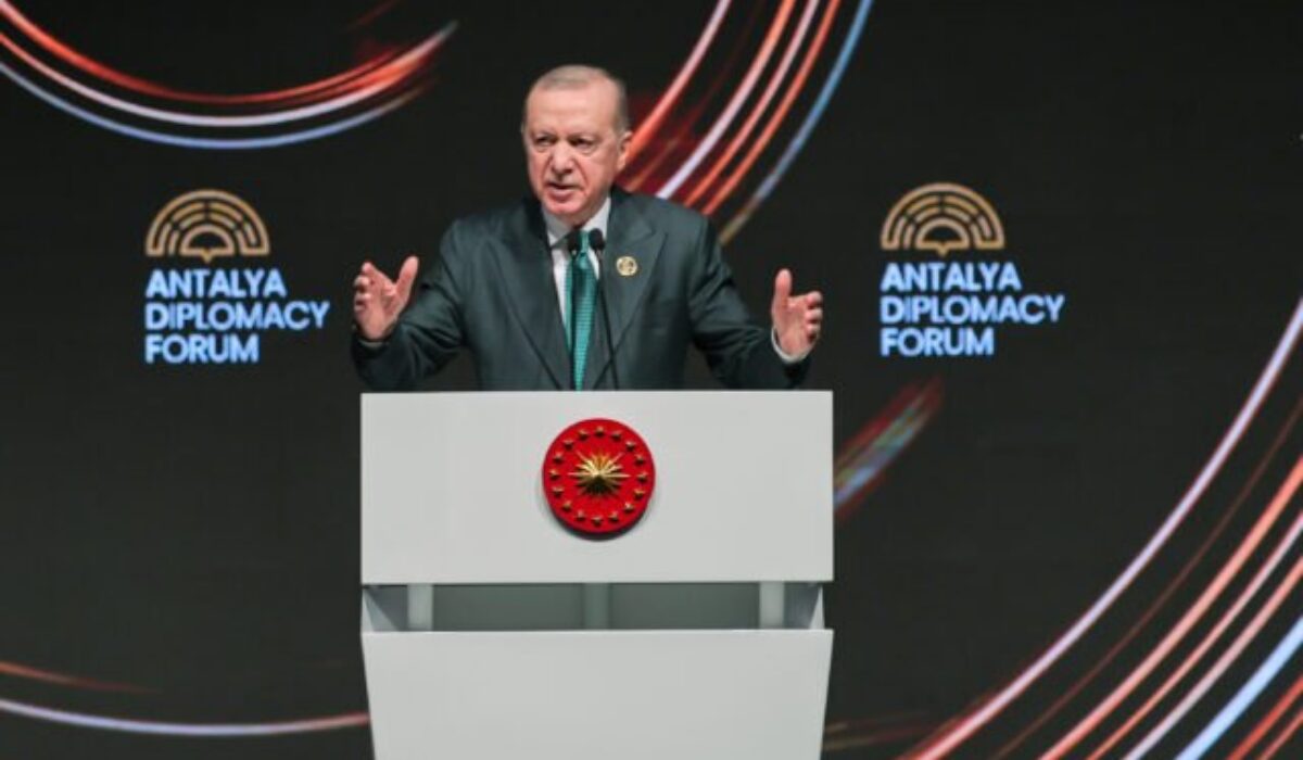 Erdogan nariadil zatvorenie liberálnej univerzity v Istanbule