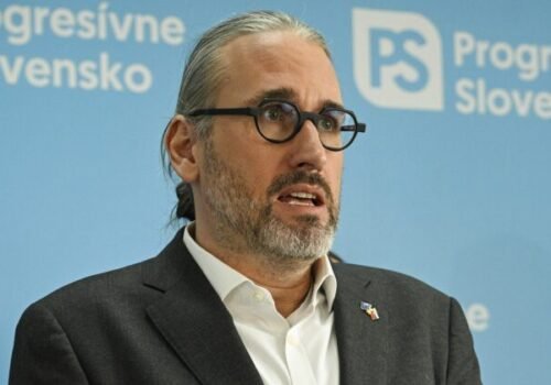 Europoslanci za Progresívne Slovensko odmietli obed u prezidenta, nechcú sedieť za jedným stolom s extrémistami
