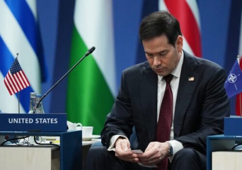 Rubio kritizoval spojencov za slabú podporu USA vo vojne proti Iránu