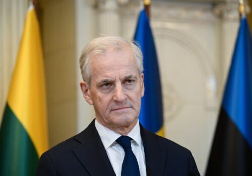 Nórsko sa pripravuje na krízové scenáre, premiér hovorí o možnej vojne