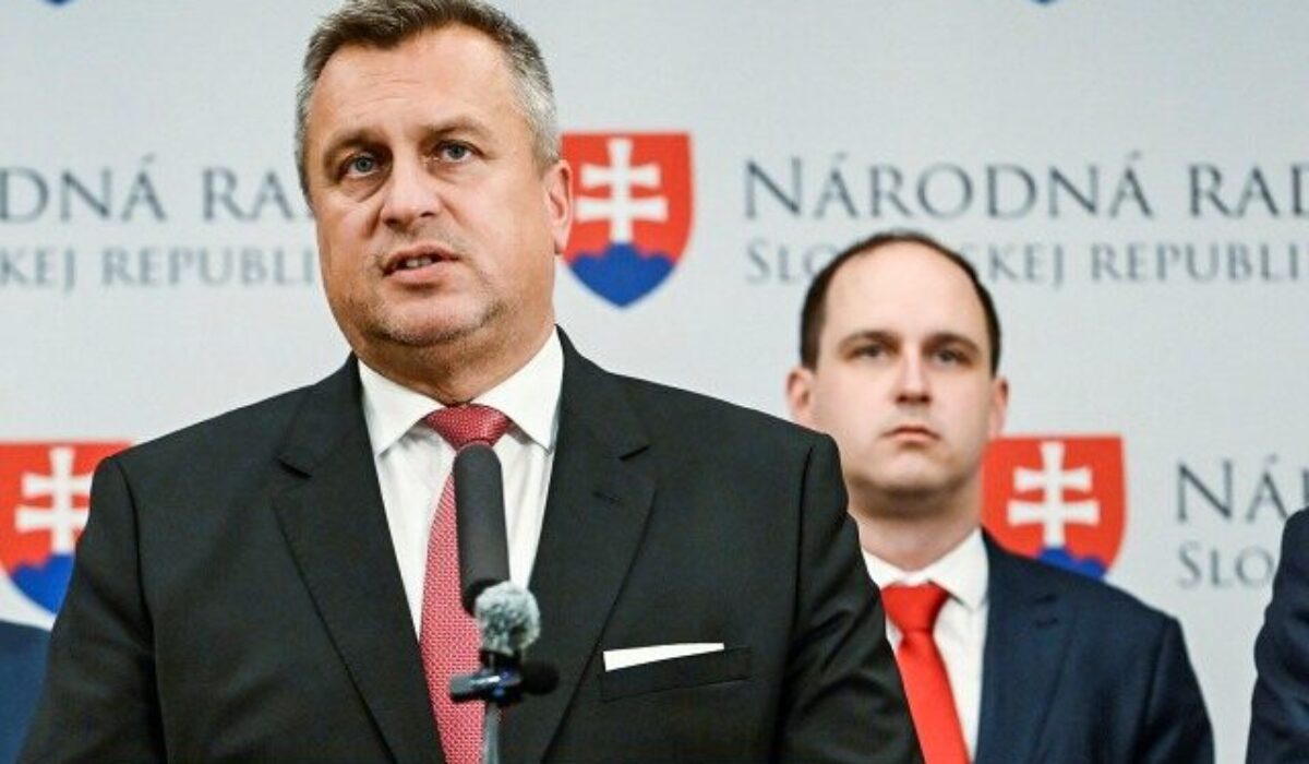 SNS chce navrhnúť odvolanie Tarabu, Danko sa stretne s Ficom aj ministrom životného prostredia