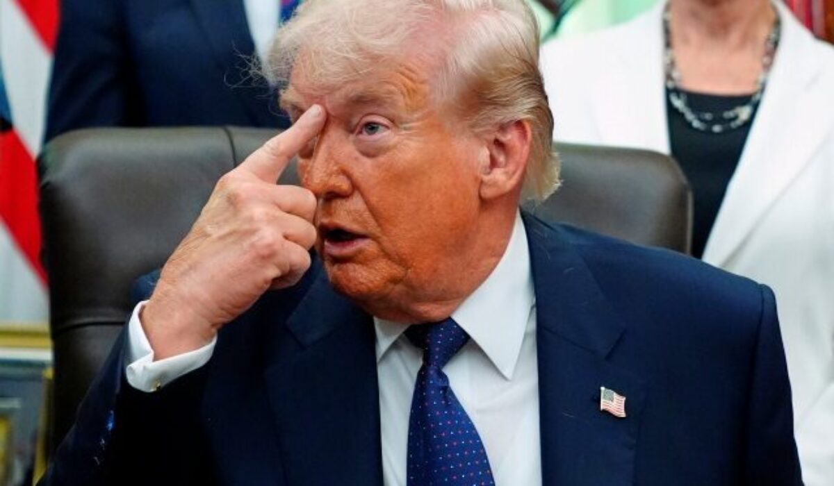 Trump čelil ďalšiemu bezpečnostnému incidentu. Ozbrojený muž strieľal pri Bielom dome, tajná služba útočníka zastrelila