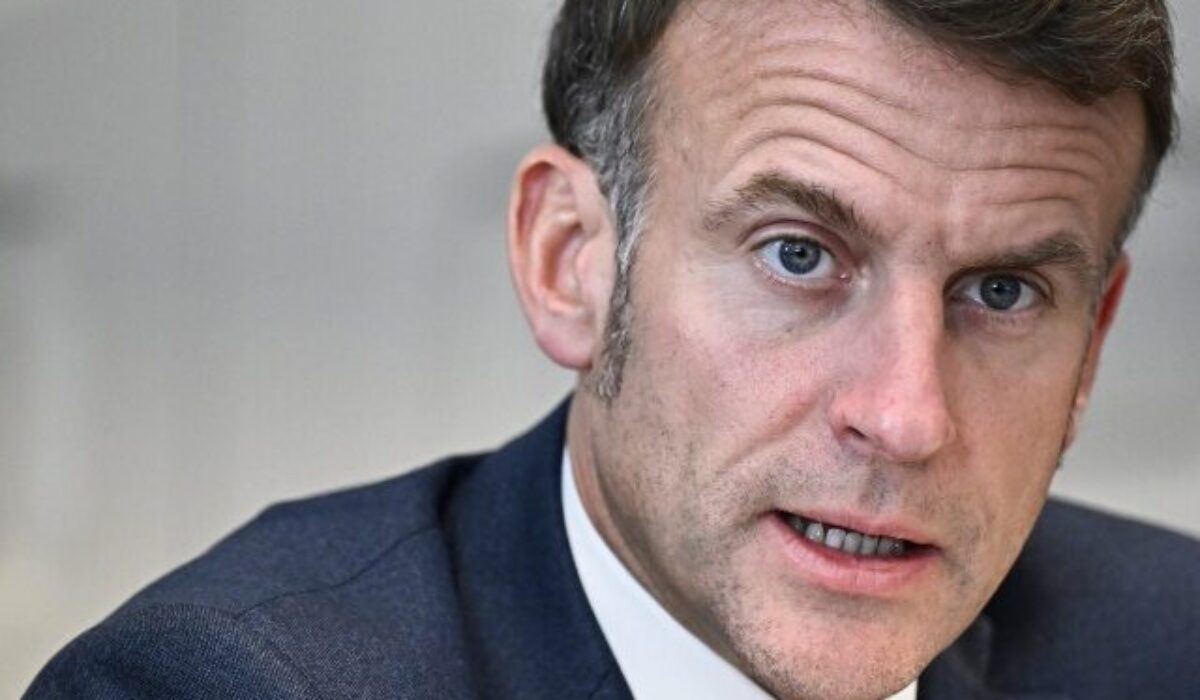 Macron varoval Lukašenka pred zapojením sa do ruskej vojny proti Ukrajine, zdôraznil riziká pre Bielorusko