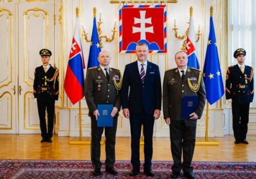 Pellegrini sa rozlúčil s generálmi Balogom a Jantošom pri ukončení ich kariéry, ocenil ich profesionálne výsledky