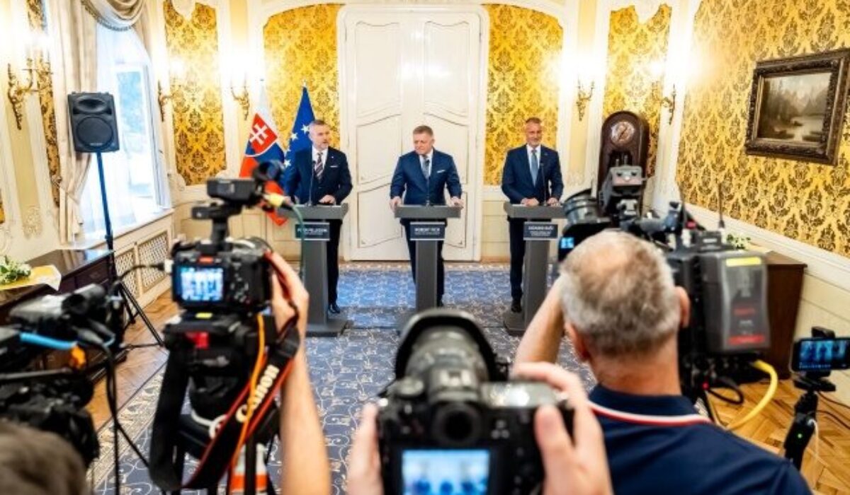 Pellegrini nevníma koaličnú krízu, ktorá by si vyžadovala jeho zásah. Fico sa vyjadril aj k SNS a Tarabovi – VIDEO, FOTO