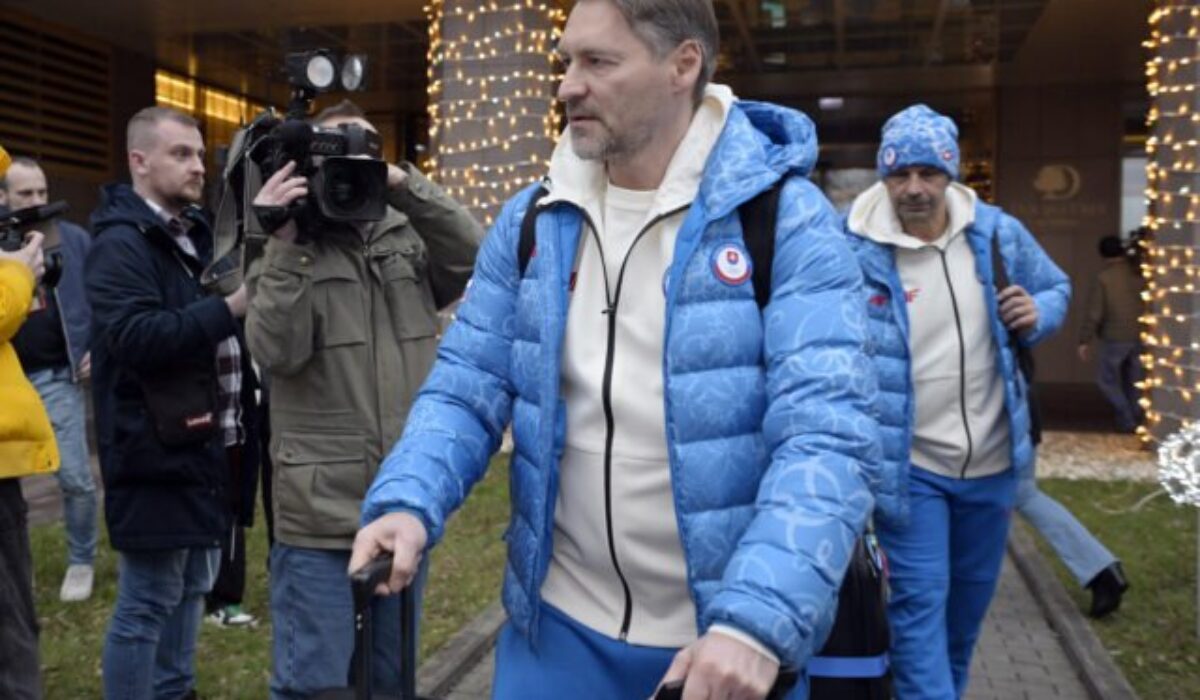 Rázny krok pred zápasom so Švédskom. Kamery do slovenskej šatne už nevstúpia, keďže unikli citlivé informácie aj vulgarizmy – VIDEO, FOTO