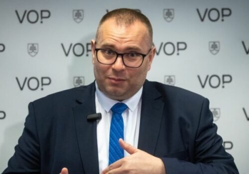 Ľudskoprávna koalícia sa zastala ombudsmana Dobrovodského a jeho kolegov čeliacich vyhrážkam