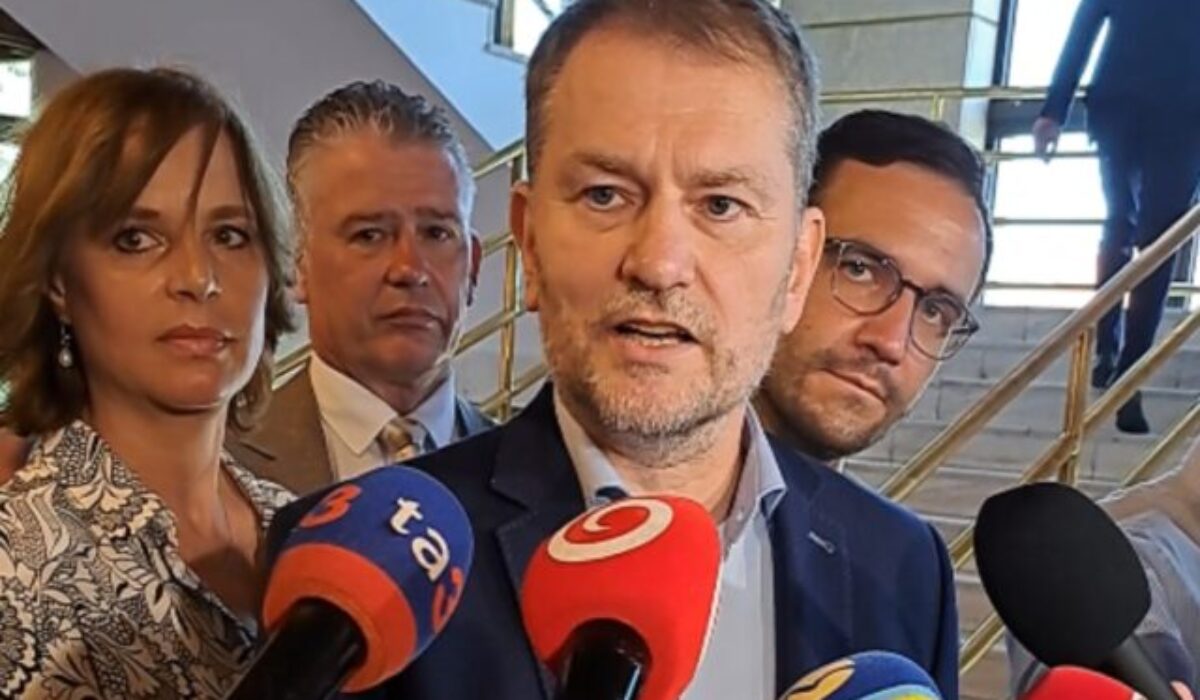 Matoviča bude riešiť výbor pre jeho nemiestne správanie a slovné ataky na chodbe parlamentu. Šéf Hnutia Slovensko to označil za šikanu – VIDEO