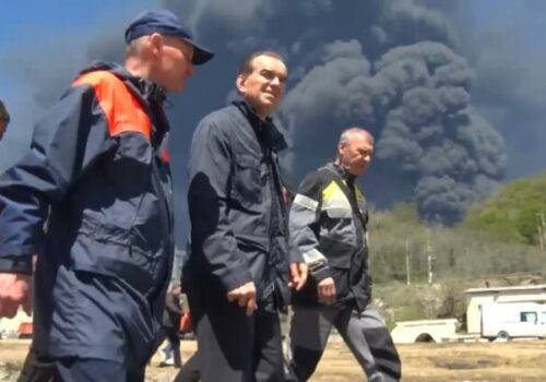 Noc plná explózií v Rusku aj na Kryme. Terčom boli rafinérie, vojenské závody aj Sevastopoľ – VIDEO, FOTO