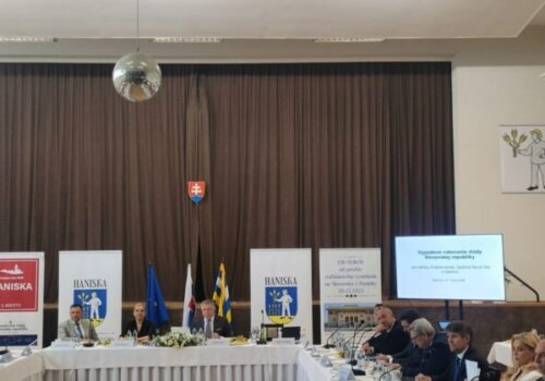 Ficova vláda rokovala v okrese Košice-okolie, pre tri okresy schválila viac ako 2,9 milióna eur – VIDEO, FOTO