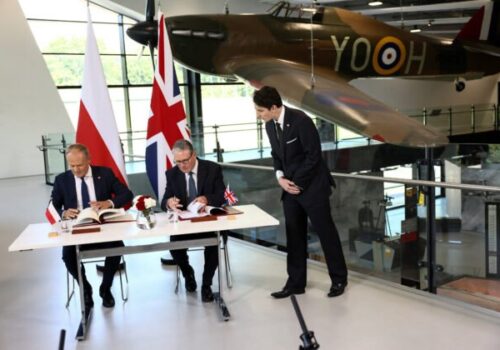 Británia a Poľsko podpísali obranný pakt proti rastúcej ruskej hrozbe