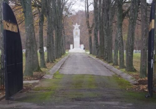 Vojenský cintorín Červenej armády v Michalovciach slávnostne otvorili za účasti Fica a Andrejeva