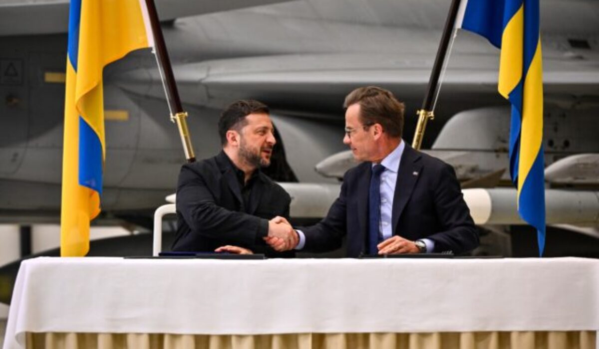 Švédsko daruje Ukrajine 16 starších gripenov, Kyjev kúpi ďalších 20 stíhačiek novšej generácie