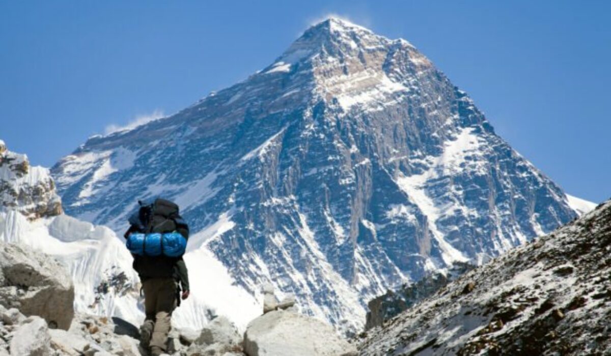 Američan prekonal rýchlostný rekord výstupu na Mount Everest