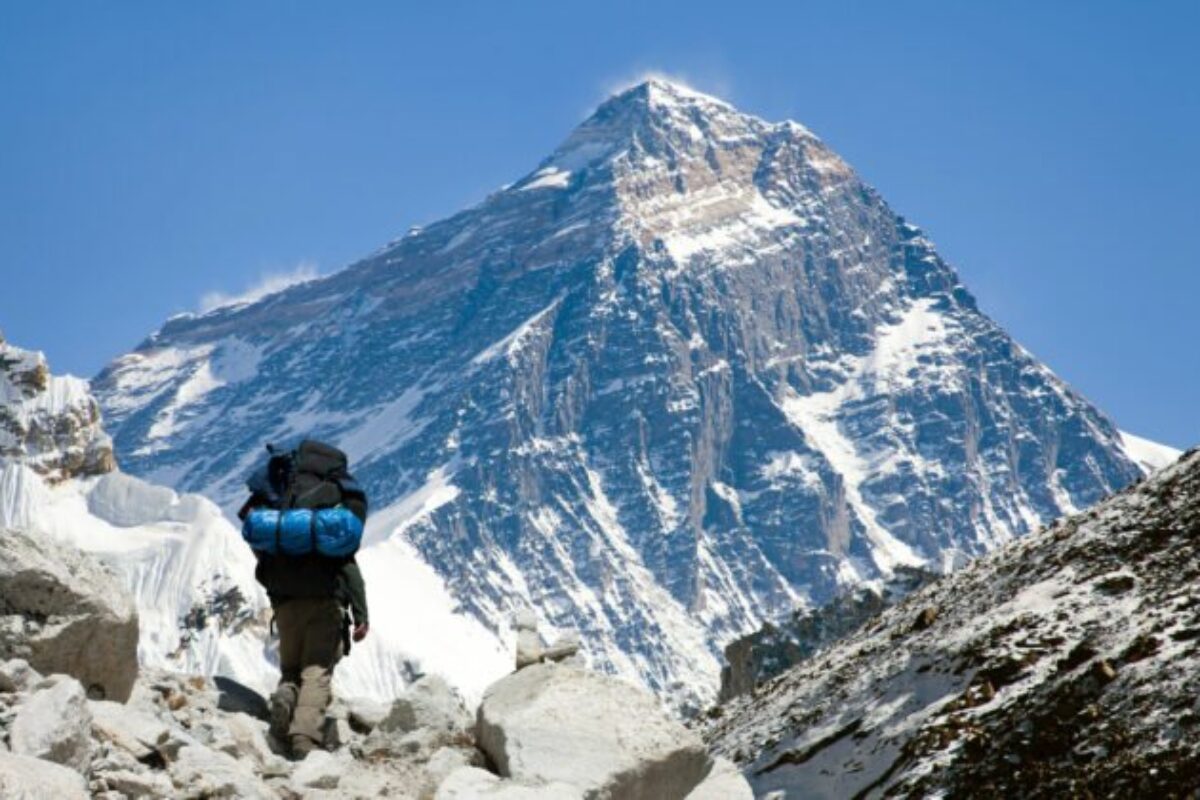 Američan prekonal rýchlostný rekord výstupu na Mount Everest