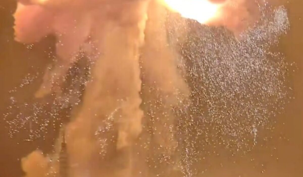 Raketa New Glenn spoločnosti Blue Origin explodovala počas testu na Floride