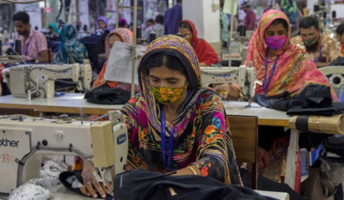 40975_bangladesh_economy_19113-640x420.jpg Odbory varujú pred globálnym úpadkom práv pracujúcich aj v západných demokraciách