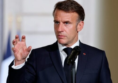 Macron oceňuje Trumpovu snahu o „rýchle dosiahnutie“ prímeria s Iránom a povzbudil ho v ďalšom úsilí