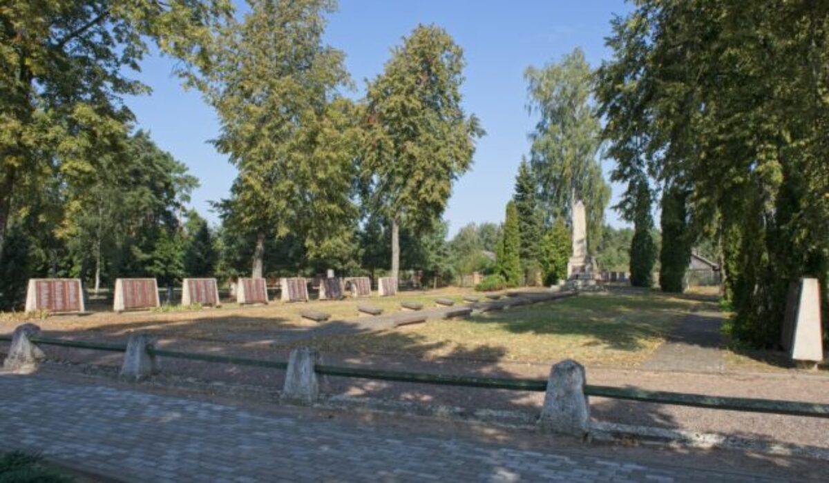 41046_gettyimages-2175846676-640x420.jpg Litva znesvätila hroby padlých sovietskych vojakov. Moskva ich exhumáciu označila za barbarstvo