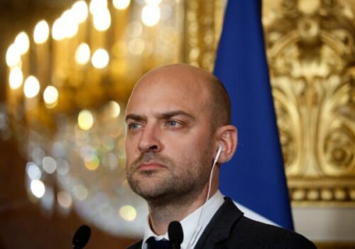 Odpor voči izraelskej vojne rastie. Nič neospravedlňuje vojenské operácie v hĺbke Libanonu, vyhlásil francúzsky minister obrany