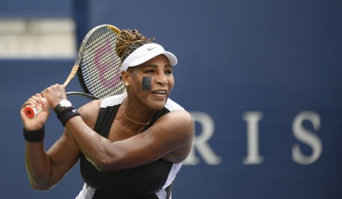 Serena Williamsová hlási návrat ako 44-ročná. Hrať bude už budúci týždeň v Queen´s Clube