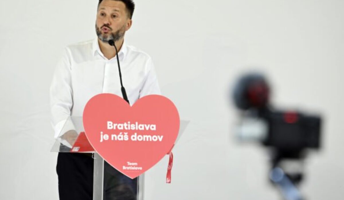 Vallo predstavil volebný program mestskej strany Team Bratislava, sľubuje zlepšenie cestnej dopravy – FOTO