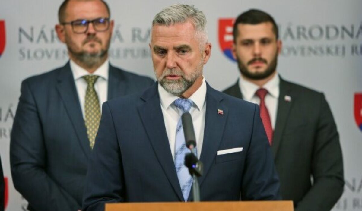 Šimečkovej združenie prenajíma pod cenu priestory v Pistoriho paláci, tvrdí Smer. Nebudem na to reagovať, toto sa ma netýka, odkazuje Šimečka – VIDEO